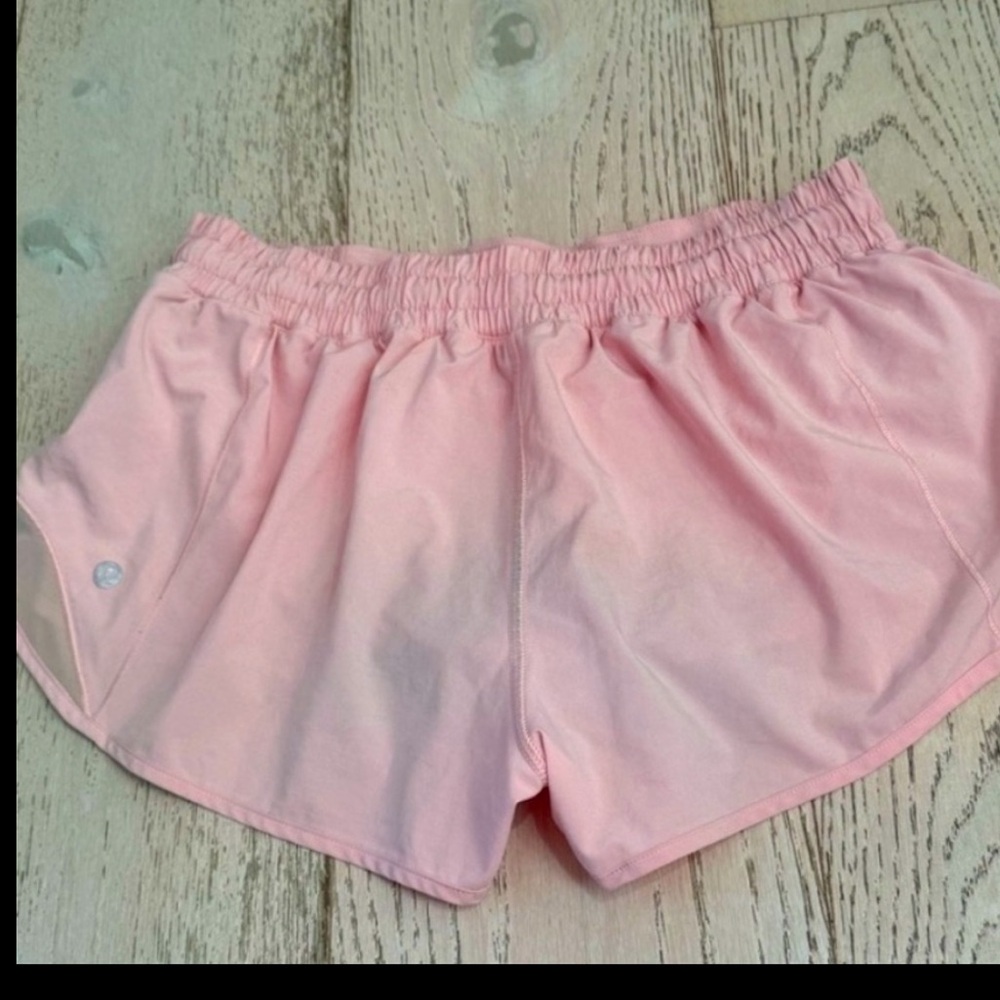 Lululemon Hotty Hot Shorts size 8 MIAMI PINK 2.5” Rare & Desired Discontinued - Picture 14 of 14